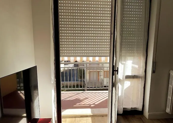 Apartment Gogh House In *