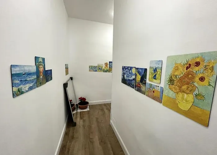 Gogh House In Apartment